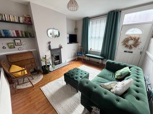Lounge- click for photo gallery
